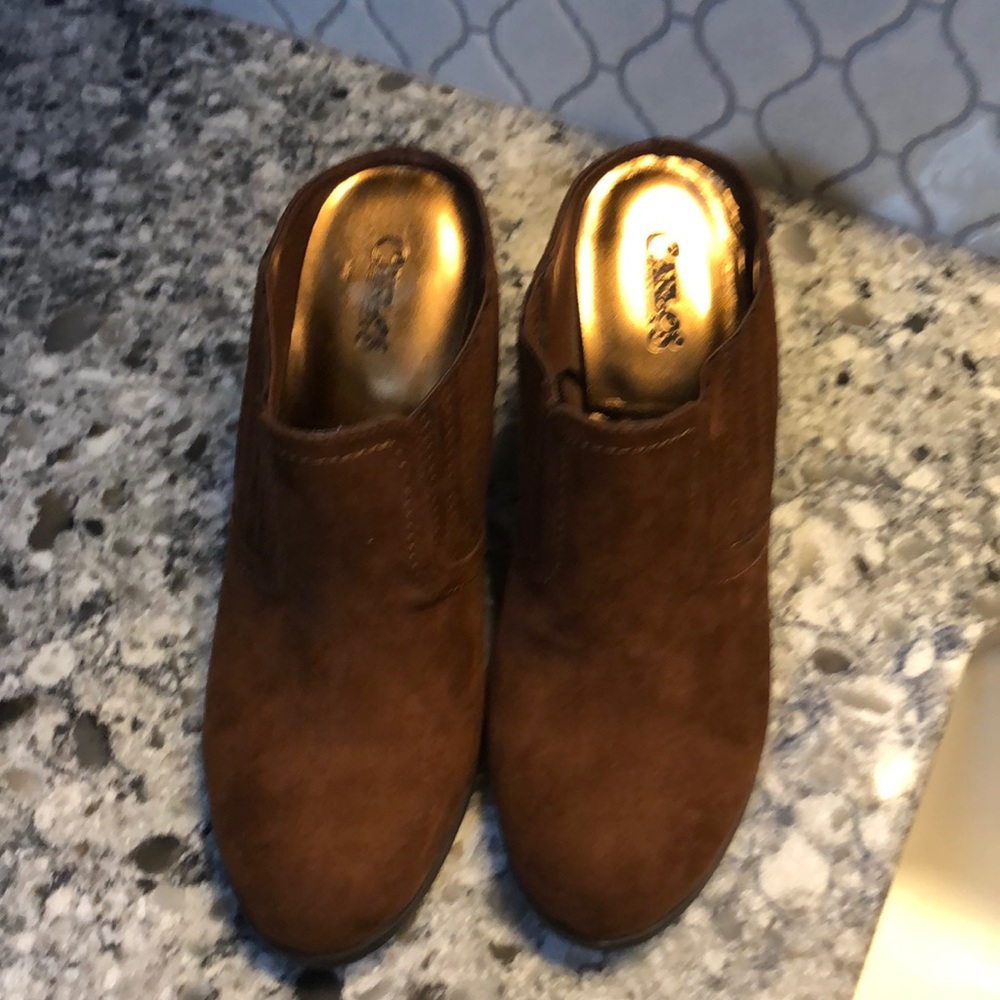 Carlos Santana Brown Mules - Picture 2 of 6